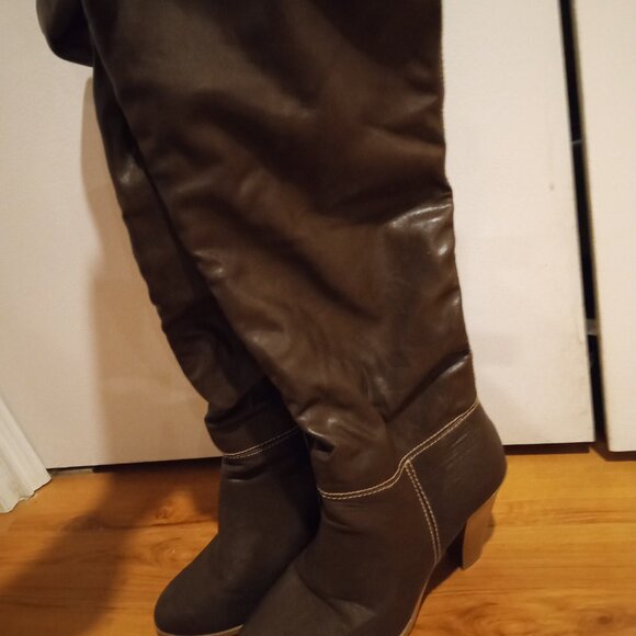 Boots - Picture 6 of 6